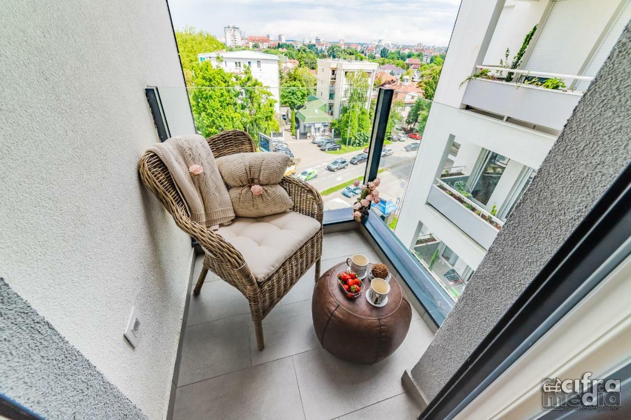 Apartmani Alexandar15 ノヴィ・サド エクステリア 写真