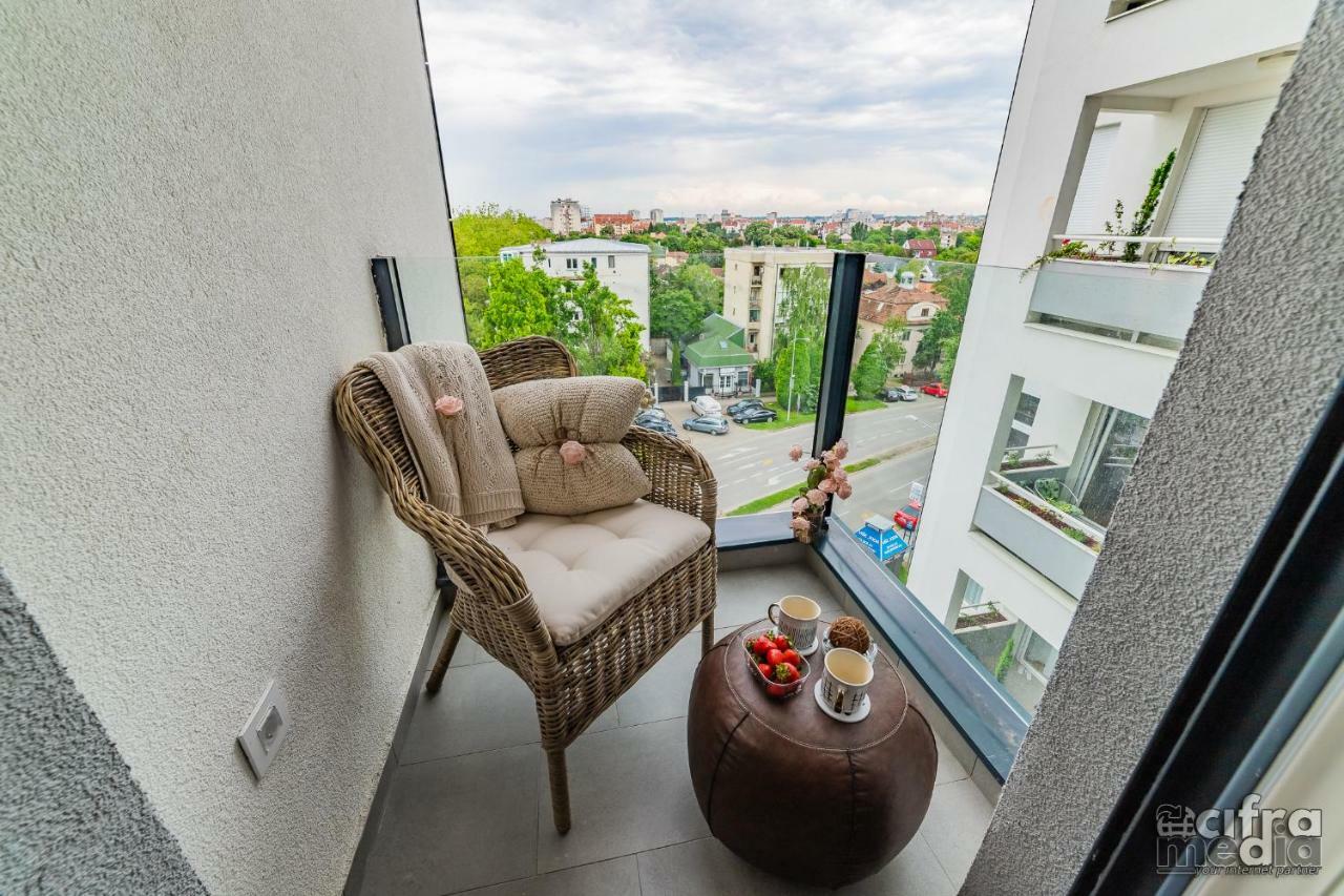 Apartmani Alexandar15 ノヴィ・サド エクステリア 写真