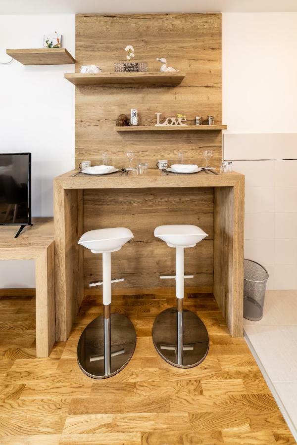 Apartmani Alexandar15 ノヴィ・サド エクステリア 写真